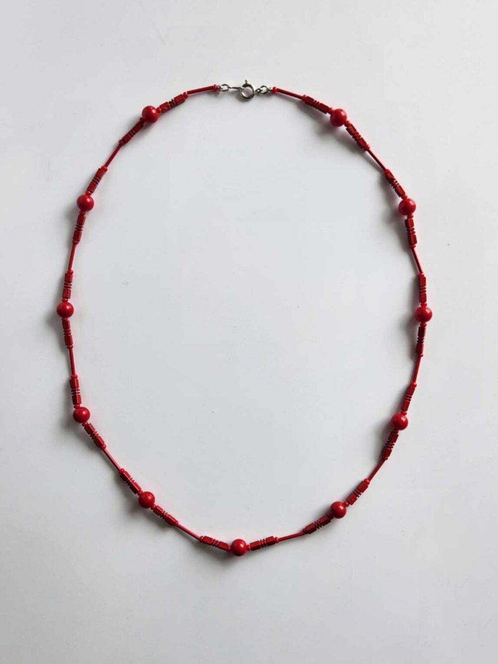 Red statement necklace - Picture 3 of 7